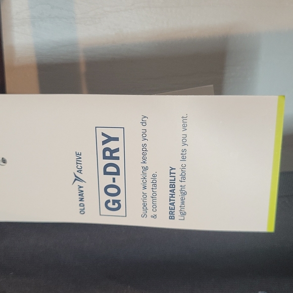 Black Old Navy Active Tank. Medium. NWT - Picture 4 of 4